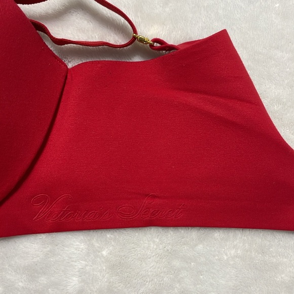 Victoria’s Secret Bra - Picture 2 of 3